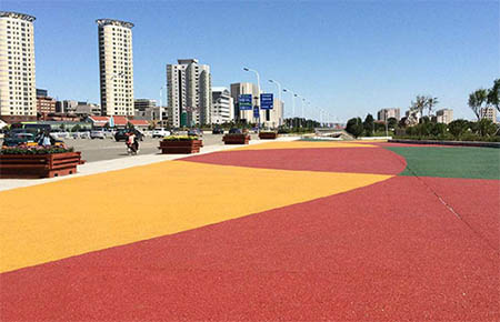 彩色防滑(耐磨)路面能否使用環氧樹脂涂料？有什么特點？