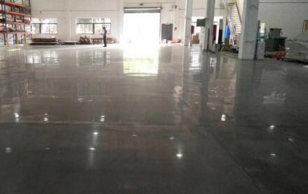 水泥地面固化拋光是什么？固化拋光有哪些好處？