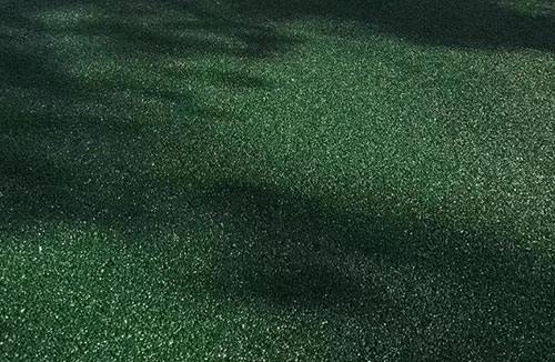 透水地坪為什么會出現(xiàn)泛堿現(xiàn)象？要怎么處理？